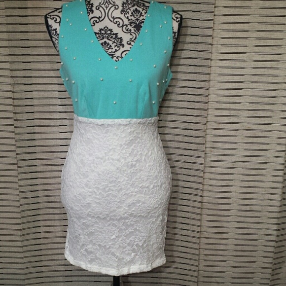 NWOT. Mint and White Dress - Picture 4 of 8